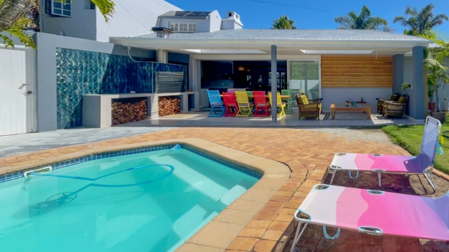 4 Bedroom Property for Sale in Leisure Isle Western Cape